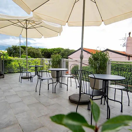 Hotel Tritone