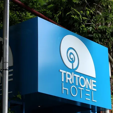 Tritone Hotel 2*