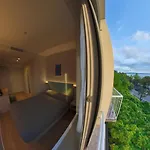 Tritone 的里雅斯特