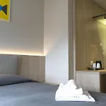 Tritone 2* 的里雅斯特