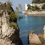 Tritone 的里雅斯特