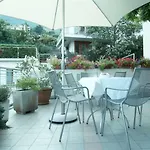 Tritone 的里雅斯特