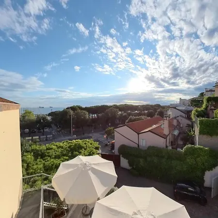 Tritone 的里雅斯特