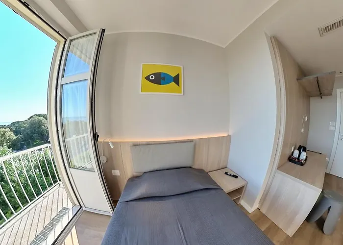 Готель Tritone 2*