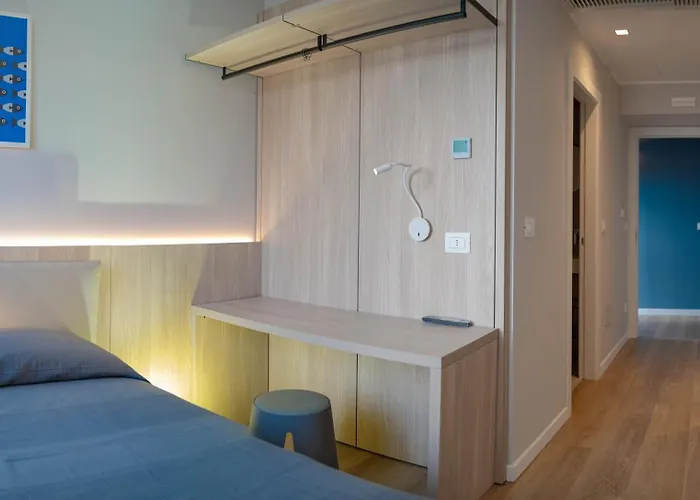 Готель Tritone