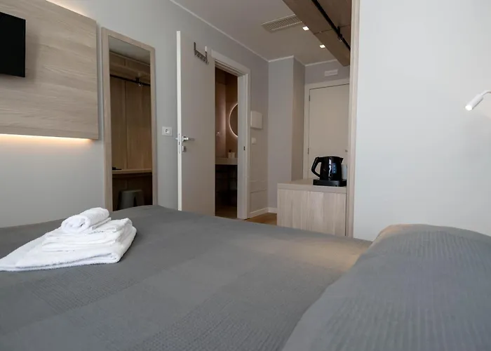 Tritone Готель 2*