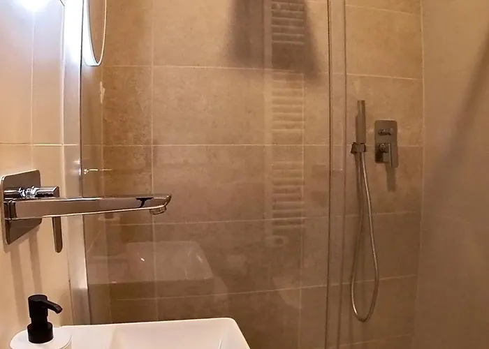 Tritone 2* Трієст