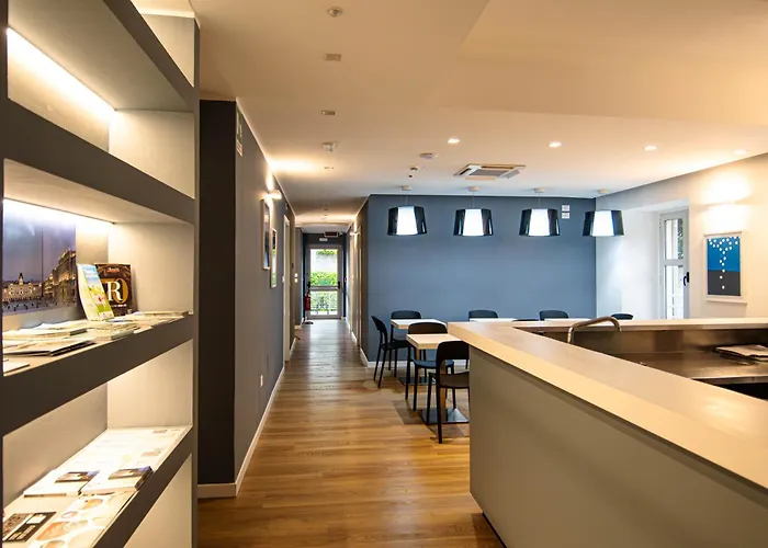 Готель Tritone