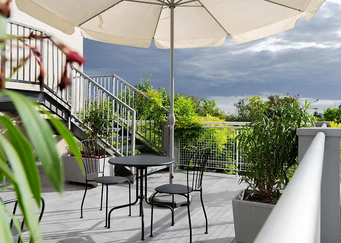 Готель Tritone 2*