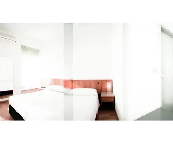 Tritone 2* Трієст